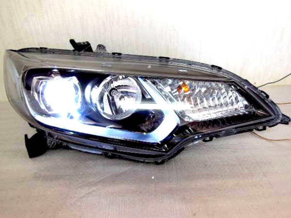 Honda Fit GP5 Head Light